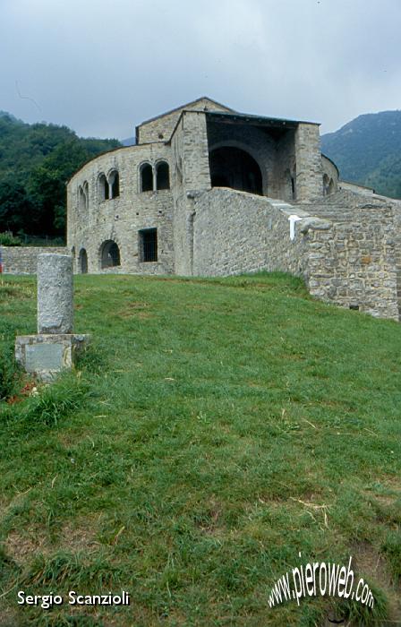 17 Poi la Basilica di San PIetro al Monte.jpg